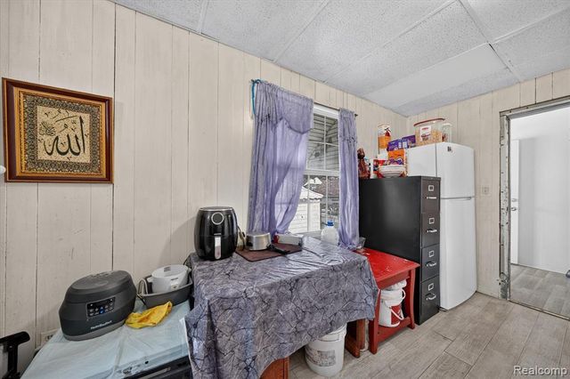 12146 Klinger Street, Hamtramck, MI 48212