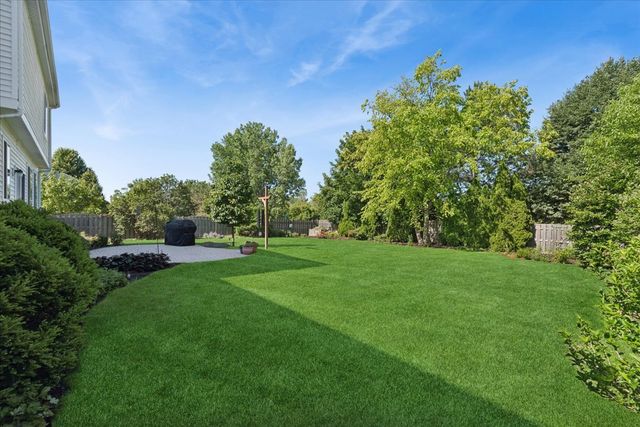 606 S Beacon Lane, Round Lake, IL 60073