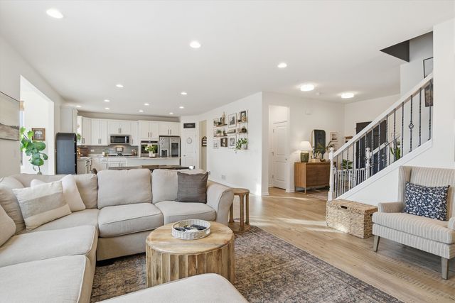 1229 Mariemont Road, Sugar Grove, IL 60554