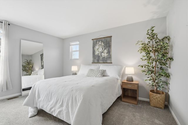 1229 Mariemont Road, Sugar Grove, IL 60554