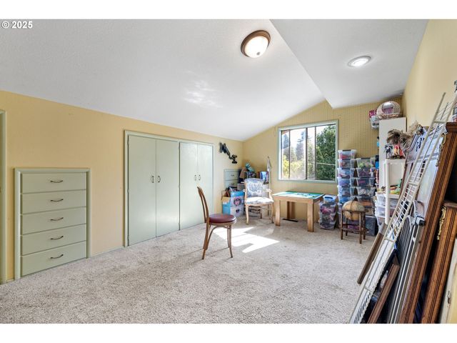 32313 GREEN ACRES Loop, Cottage Grove, OR 97424