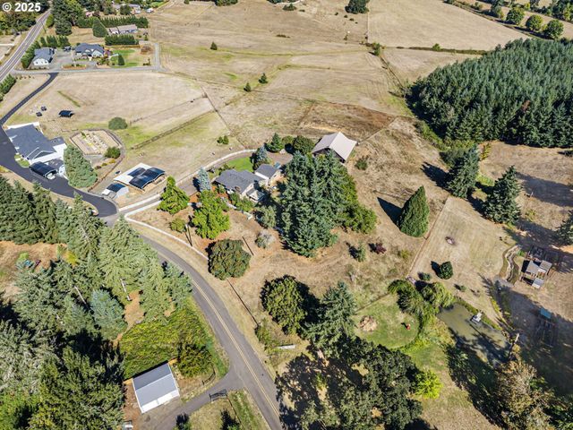 32313 GREEN ACRES Loop, Cottage Grove, OR 97424