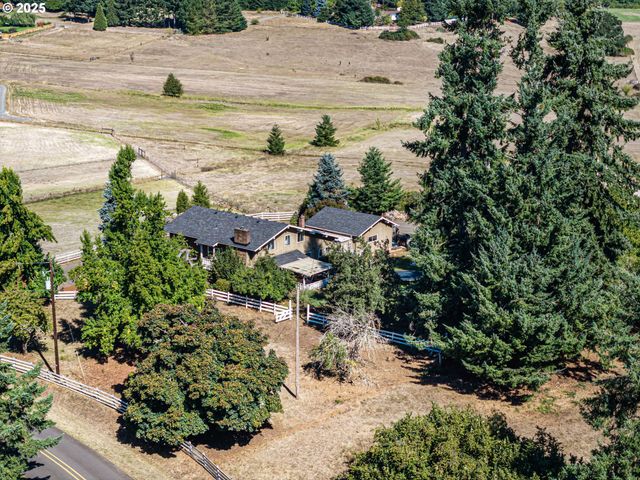 32313 GREEN ACRES Loop, Cottage Grove, OR 97424