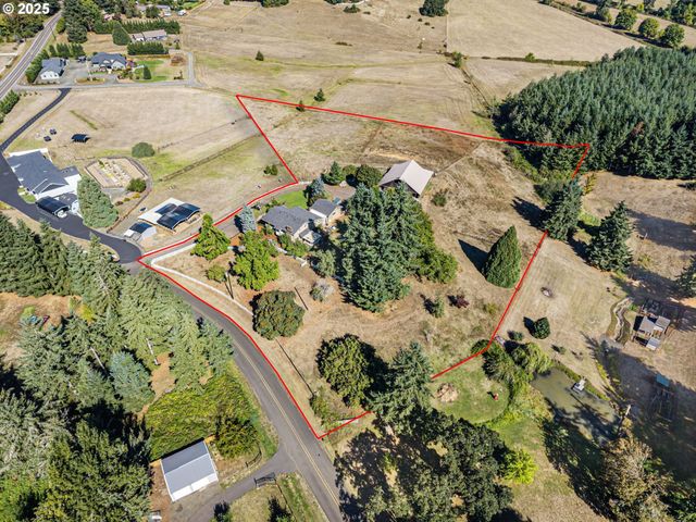 32313 GREEN ACRES Loop, Cottage Grove, OR 97424