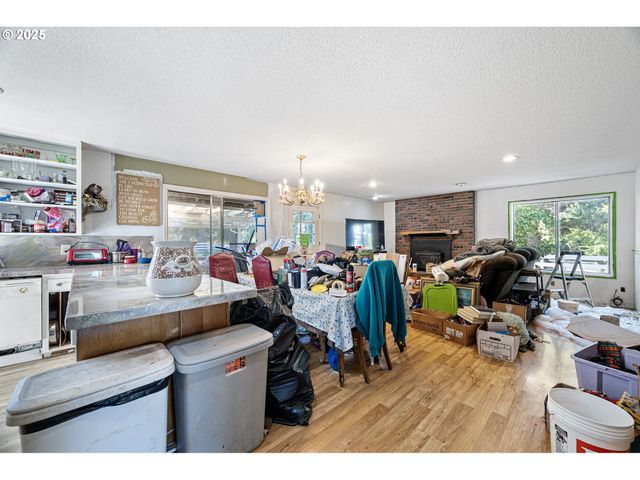 32313 GREEN ACRES Loop, Cottage Grove, OR 97424