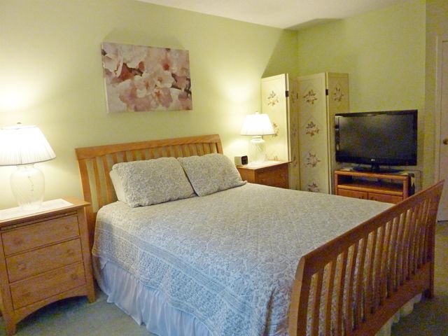 68 Heather Court, Nashua, NH 03062
