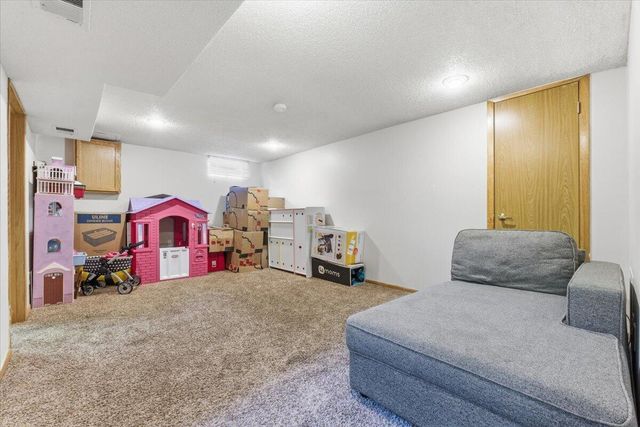 821 MCKENZIE Avenue, Council Bluffs, IA 51503