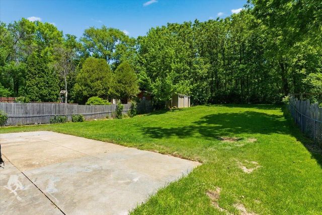 821 MCKENZIE Avenue, Council Bluffs, IA 51503