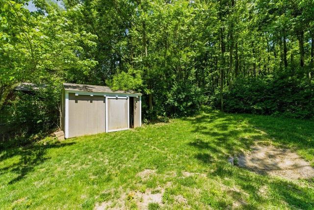 821 MCKENZIE Avenue, Council Bluffs, IA 51503