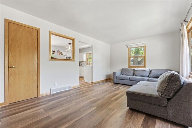 821 MCKENZIE Avenue, Council Bluffs, IA 51503
