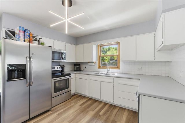 821 MCKENZIE Avenue, Council Bluffs, IA 51503