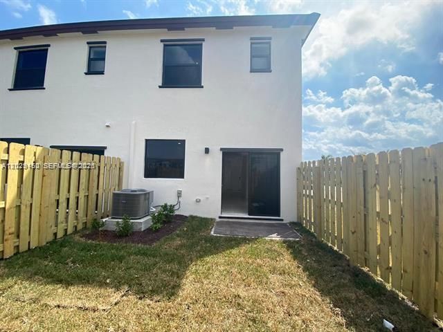 593 NE 208th Terrace, Miami, FL 33179