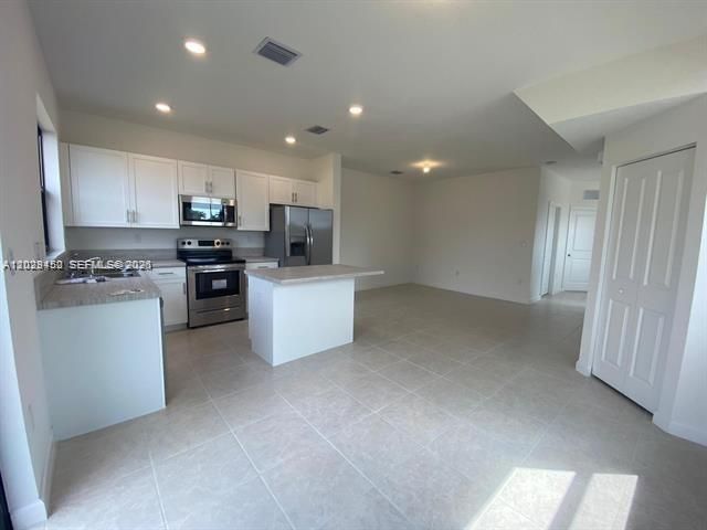 593 NE 208th Terrace, Miami, FL 33179