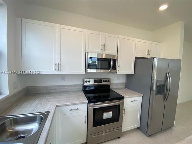 593 NE 208th Terrace, Miami, FL 33179