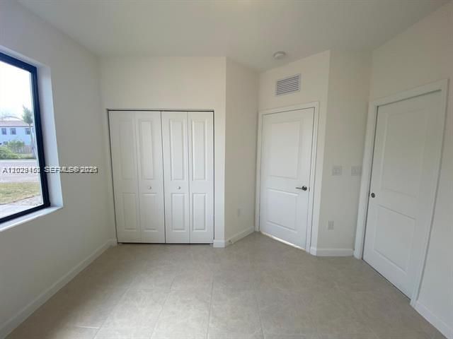 593 NE 208th Terrace, Miami, FL 33179