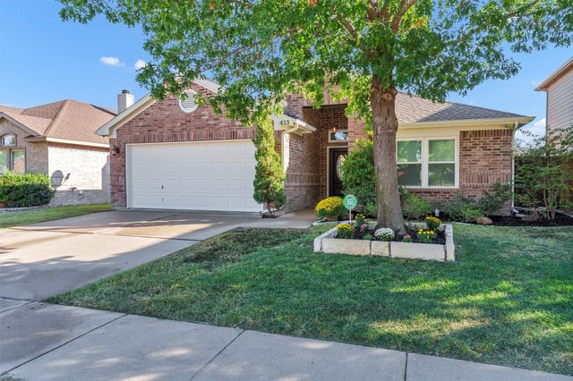 413 Marble Creek Drive, Fort Worth, TX 76131