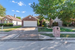 413 Marble Creek Drive, Fort Worth, TX 76131