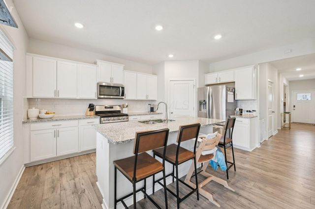 287 Crestview Lane, Pickerington, OH 43147