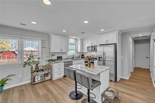 126 Bowen DR, Hampton, VA 23666