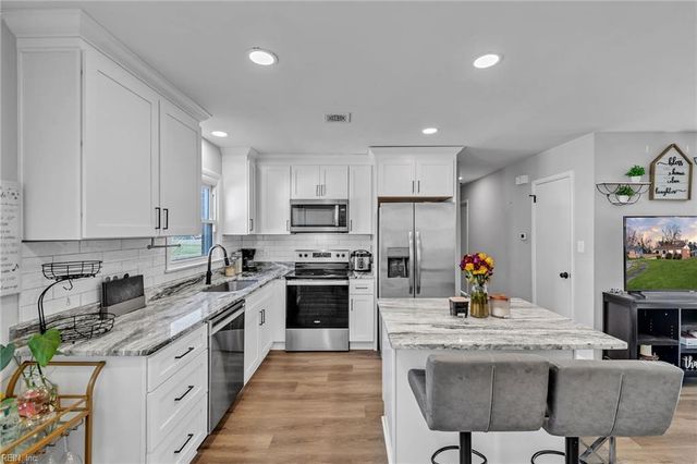 126 Bowen DR, Hampton, VA 23666