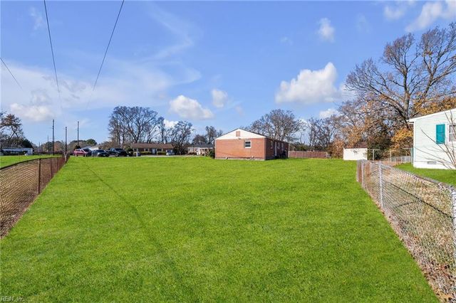 126 Bowen DR, Hampton, VA 23666