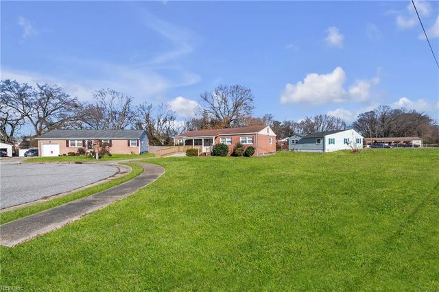 126 Bowen DR, Hampton, VA 23666