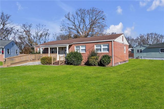 126 Bowen DR, Hampton, VA 23666