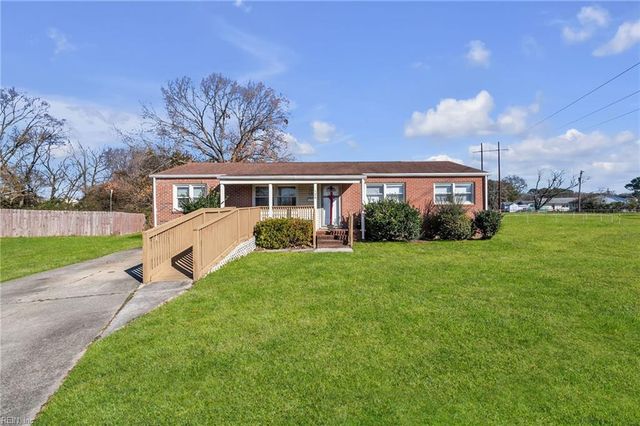 126 Bowen DR, Hampton, VA 23666