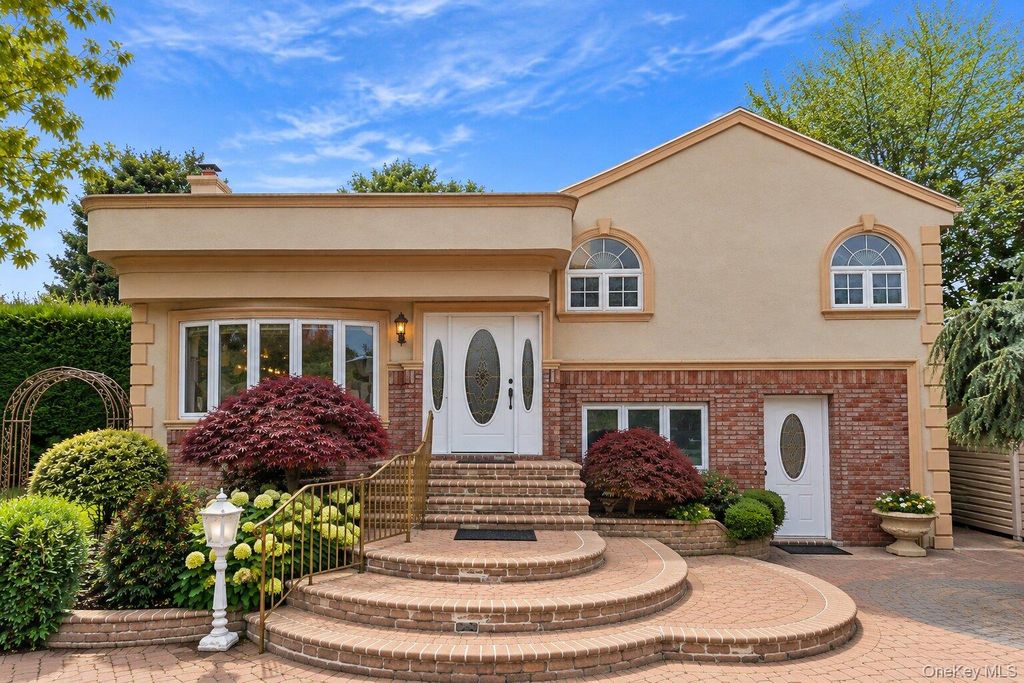 1072 Hicksville Road, Seaford, NY 11783 — exterior