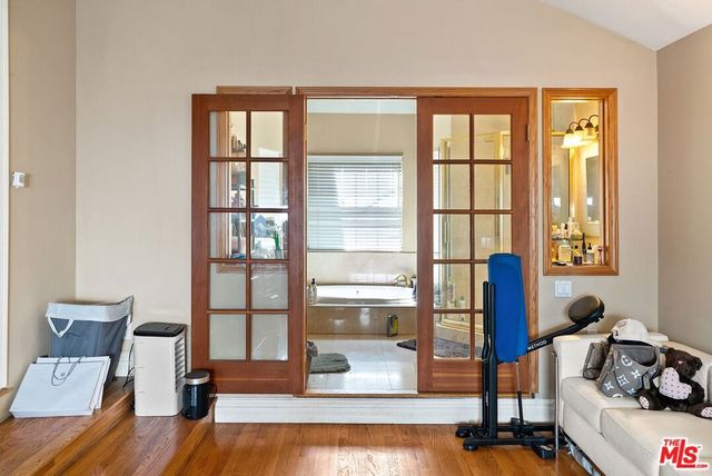 5543 Buffalo Avenue, Sherman Oaks, CA 91401