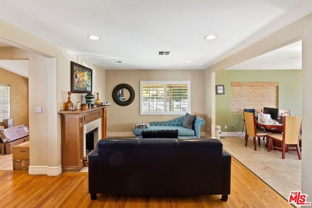 5543 Buffalo Avenue, Sherman Oaks, CA 91401