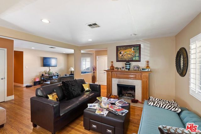 5543 Buffalo Avenue, Sherman Oaks, CA 91401
