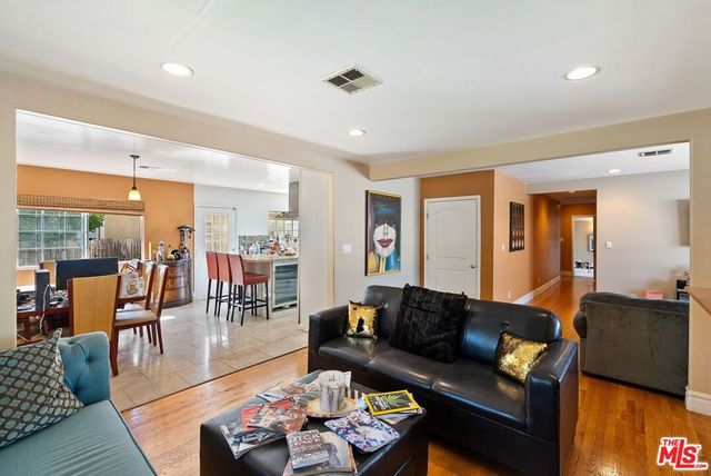 5543 Buffalo Avenue, Sherman Oaks, CA 91401