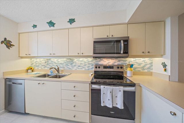 618 BAYPORT WAY BAYPORT WAY 618, Longboat Key, FL 34228