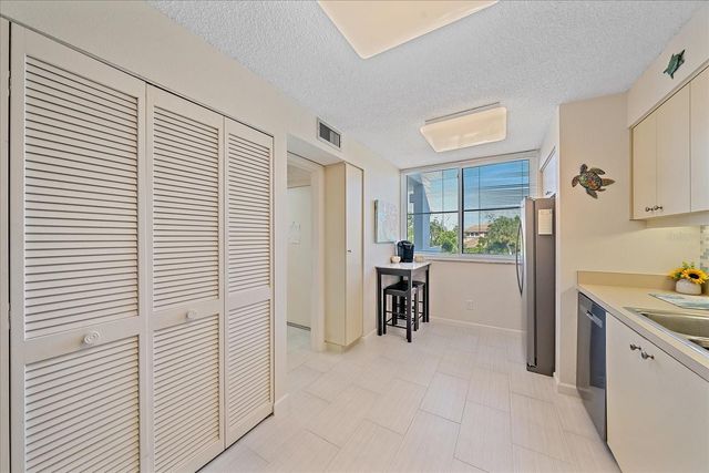 618 BAYPORT WAY BAYPORT WAY 618, Longboat Key, FL 34228