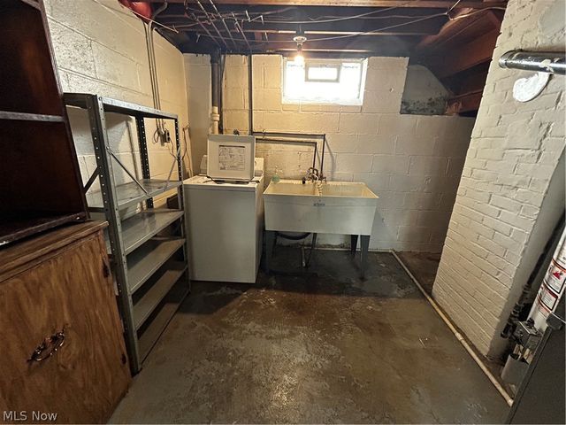 4311 Longwood Avenue, Parma, OH 44134
