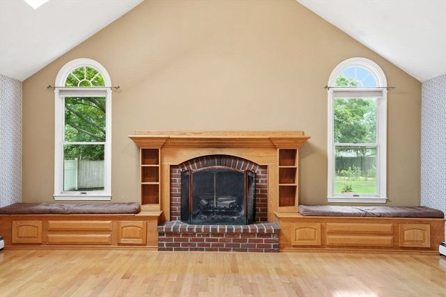 7 Rising Sun Ln, West Bridgewater, MA 02379