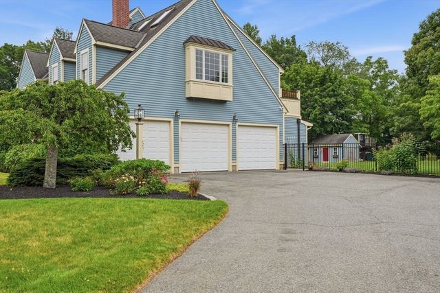 7 Rising Sun Ln, West Bridgewater, MA 02379