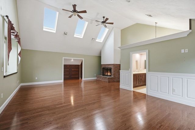 7 Rising Sun Ln, West Bridgewater, MA 02379