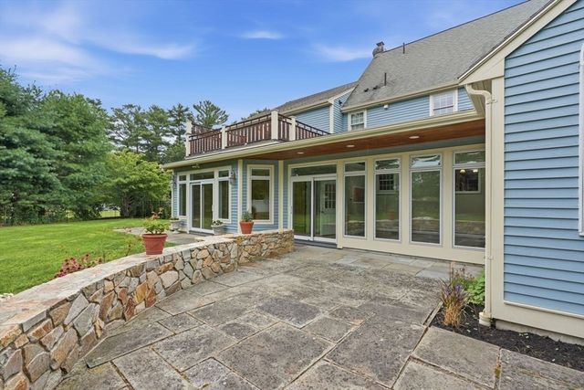 7 Rising Sun Ln, West Bridgewater, MA 02379