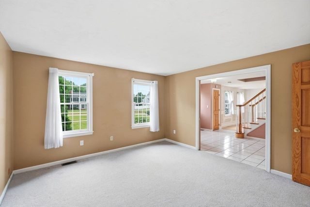 7 Rising Sun Ln, West Bridgewater, MA 02379