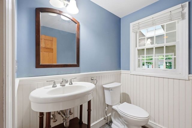 7 Rising Sun Ln, West Bridgewater, MA 02379