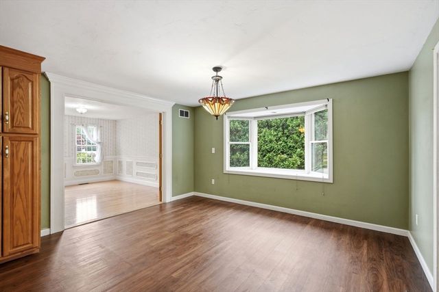 7 Rising Sun Ln, West Bridgewater, MA 02379
