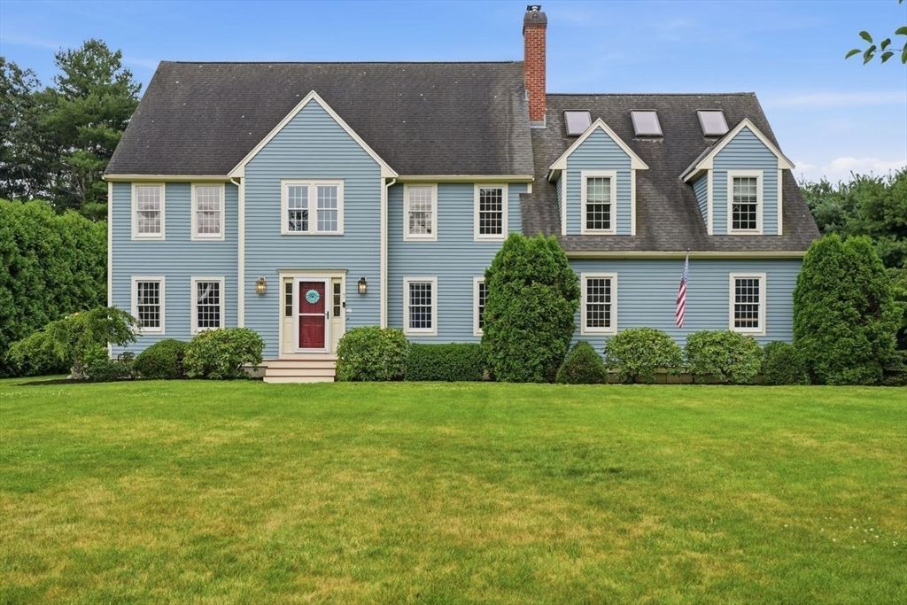 7 Rising Sun Ln, West Bridgewater, MA 02379