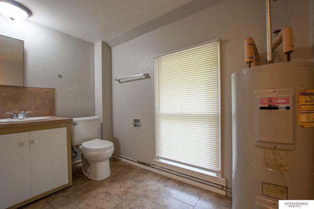 6704 Binney Street, Omaha, NE 68104