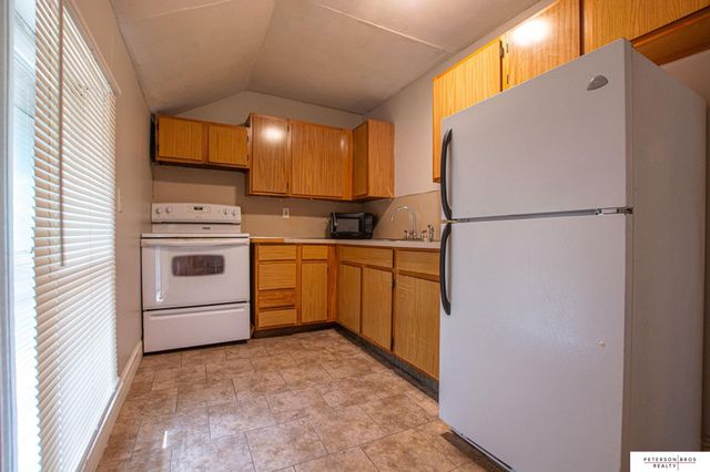 6704 Binney Street, Omaha, NE 68104