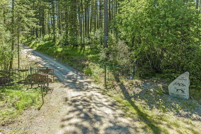 526 Roop Rd, Cocolalla, ID 83813