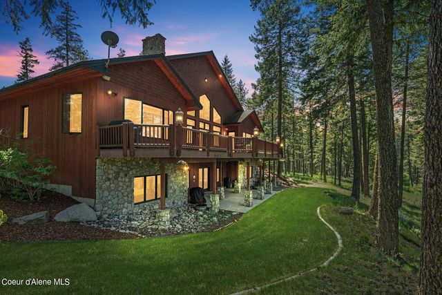 526 Roop Rd, Cocolalla, ID 83813