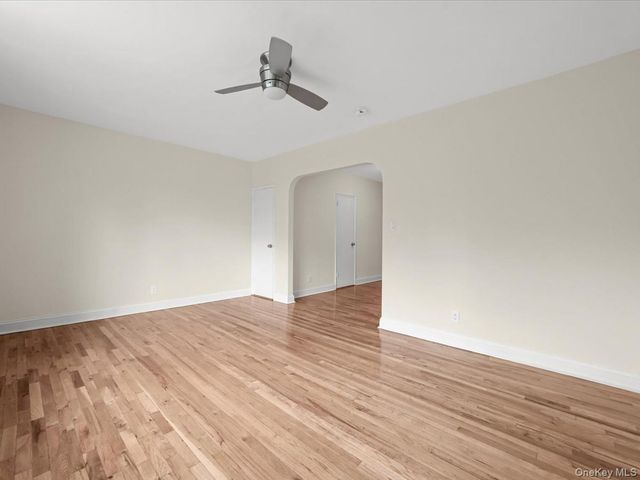 58 Grace Avenue 1D, Great Neck, NY 11021