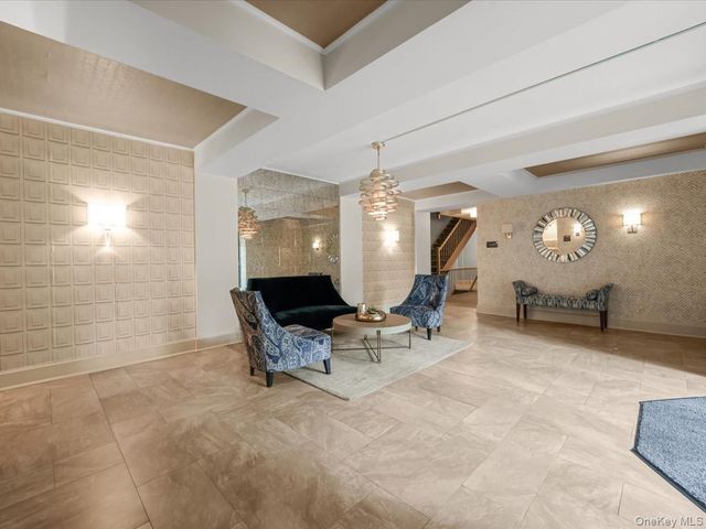 58 Grace Avenue 1D, Great Neck, NY 11021